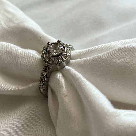 Statement ring - Picture 2 of 3